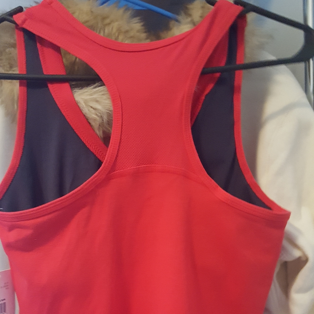 Danskin now mesh neck tank